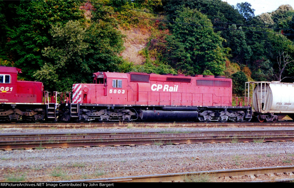 CP 5803 SD40-2